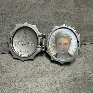 Twilight Eclipse Burger King Toy Promotion Cullen Crest‎ Locket Ring Hologram